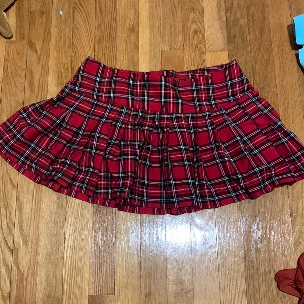 NOPMOB - Vintage Plaid Pleated Skirt